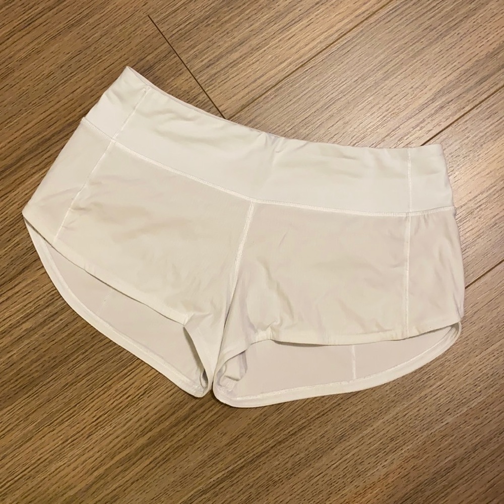 Lululemon speed up shorts 2.5” in size 4